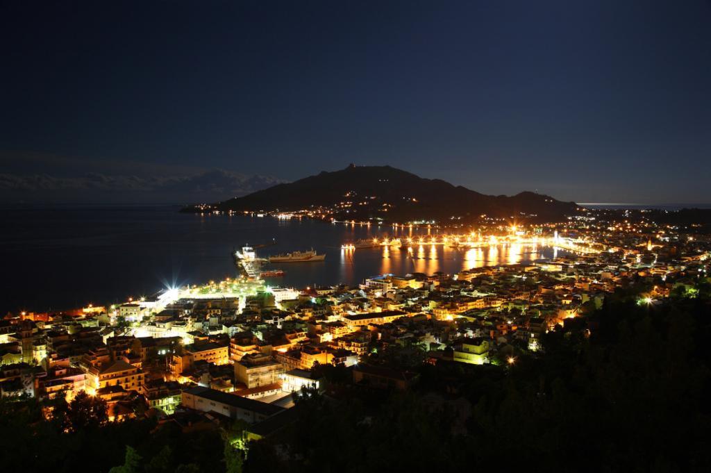 Port View Apartment Zakynthos Town Exterior photo